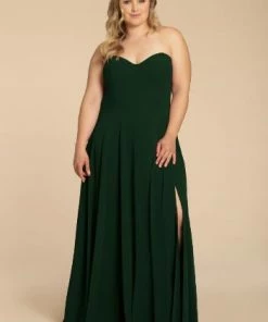 Hayley Paige Occasions Inclusive All Bridesmaid Dresses Hayley Paige Occasions Plus Size Bridesmaid Dress - W902